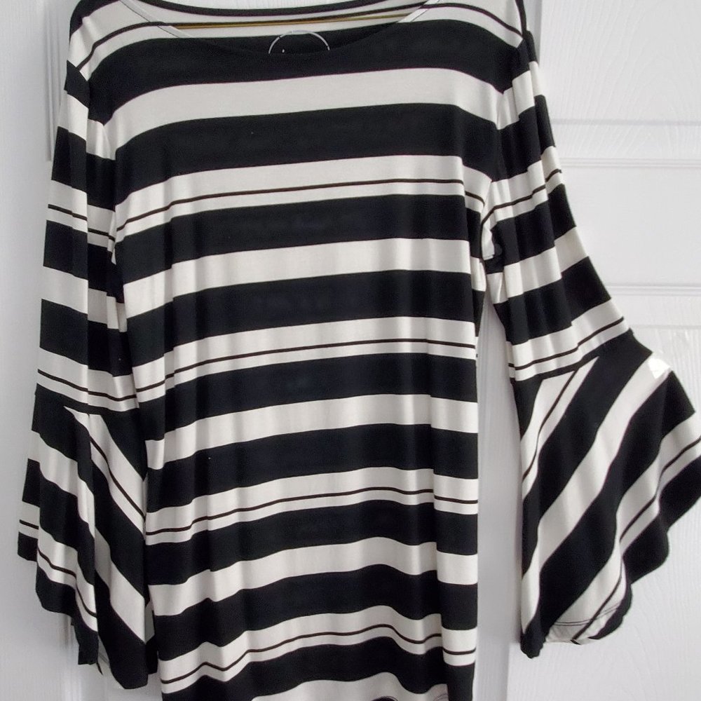 INC International Concepts, Size M, Black & White